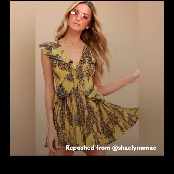 KEEPSAKE THE LABEL | Printed V neck Romper floral in red | size xs - Picture 9 of 9